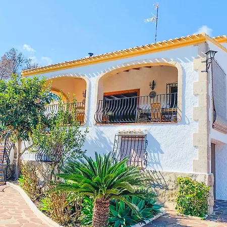 Vicenta Villa *